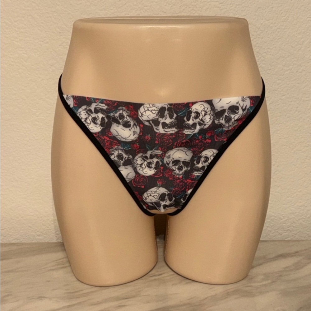 Skull Print Women's Panties - Black and White